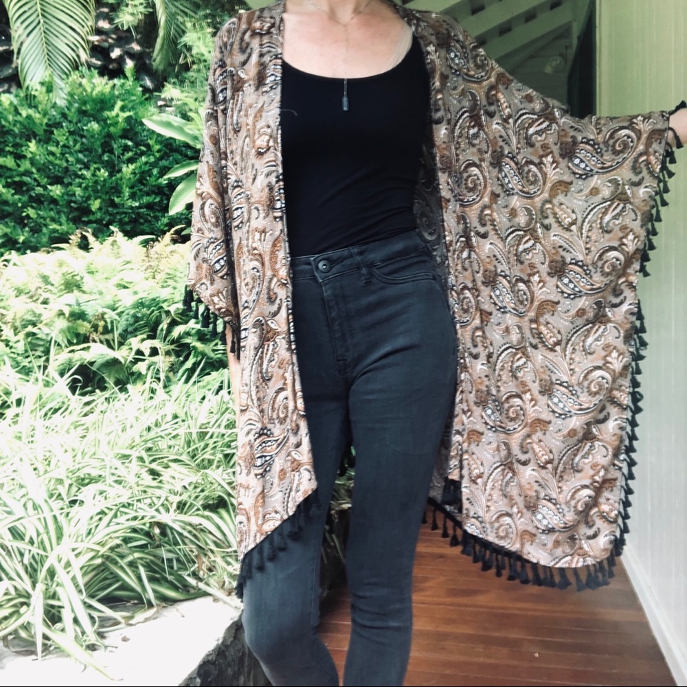 Glamorous Paisley Tassel Kimono